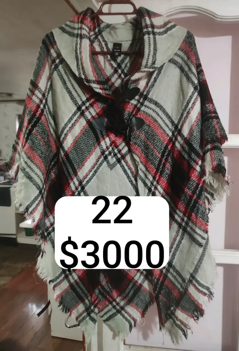 Poncho de lana a cuadros para mujer