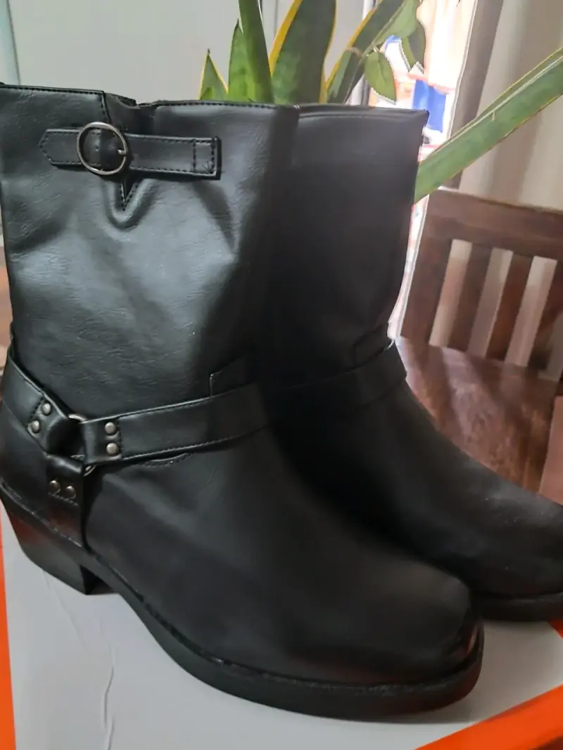 Botas negras de cuero para hombre con hebilla - 1