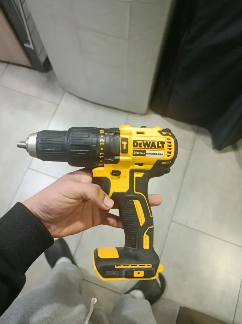 Taladro Inalámbrico DeWalt 20V Max Brushless - 1