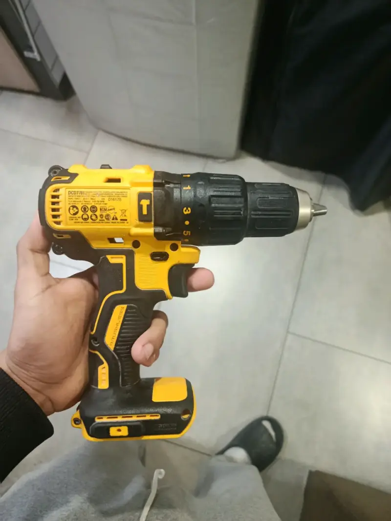 Taladro Inalámbrico DeWalt 20V Max Brushless - 2