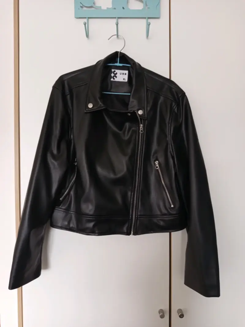 Chaqueta de cuero negra talla XL