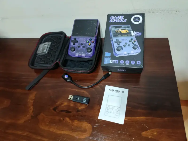 Consola portátil R365 con estuche y accesorios - 1