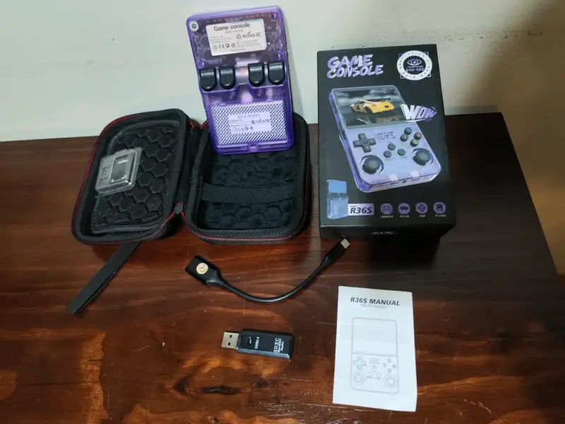 Consola portátil R365 con estuche y accesorios - 2