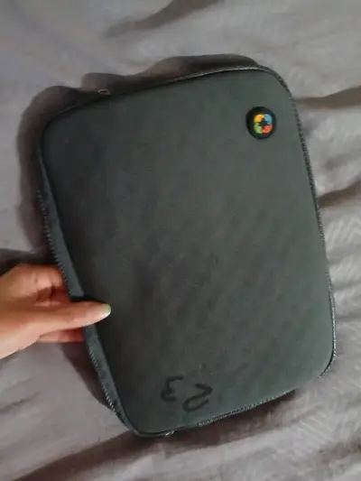 Funda protectora para tablet acolchada - miniatura 1