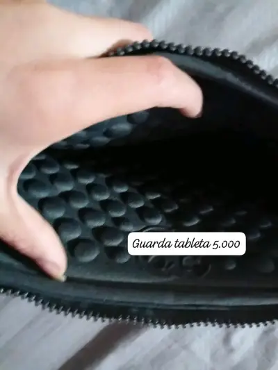 Funda protectora para tablet acolchada - miniatura 2