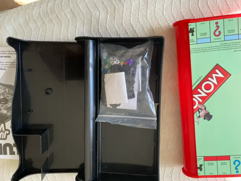 Juegos de viaje Monopoly y Clue - 4
