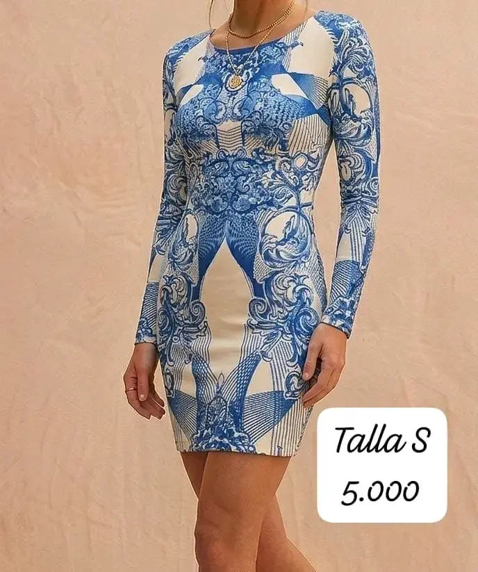 Vestido ajustado estampado azul y blanco