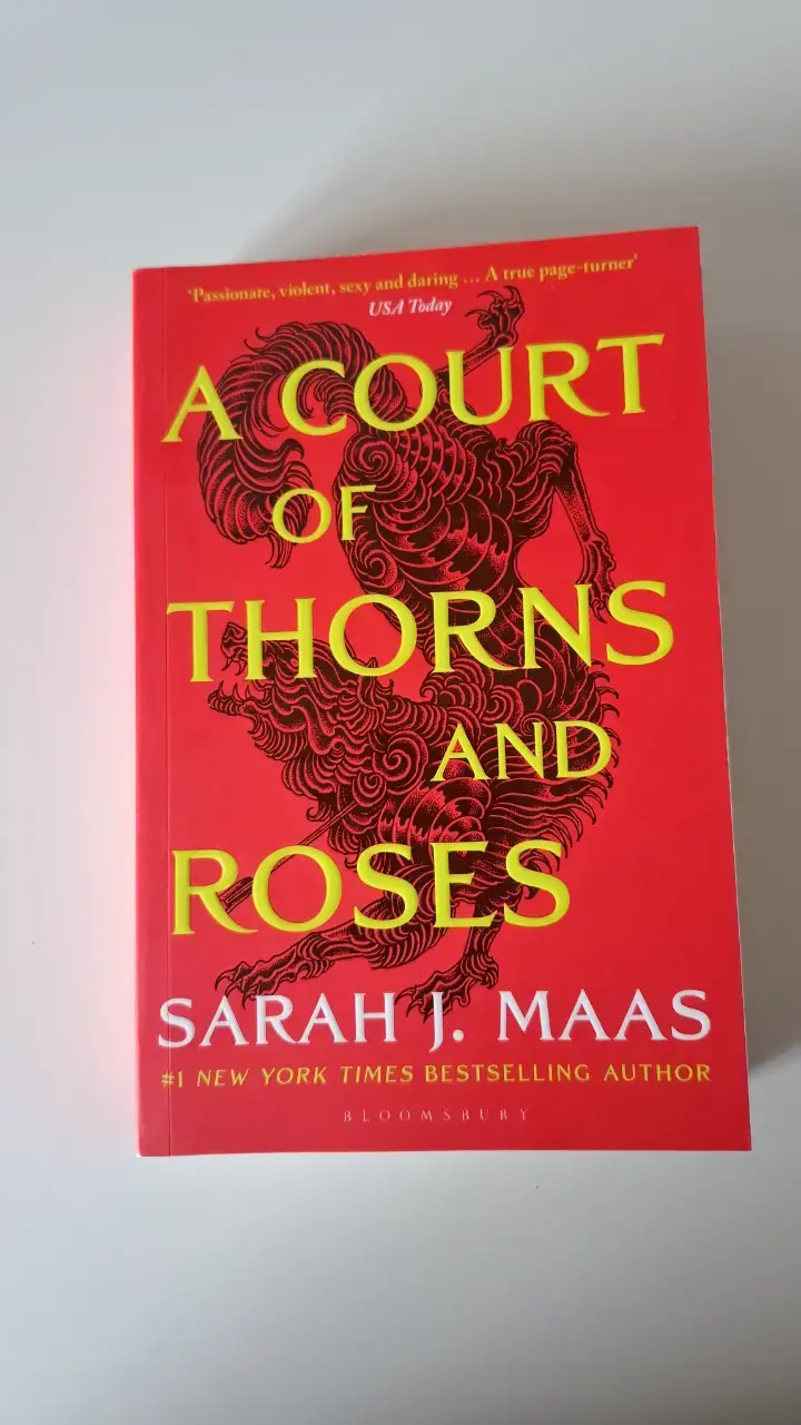 Libro 'A Court of Thorns and Roses' ACOTAR - 1