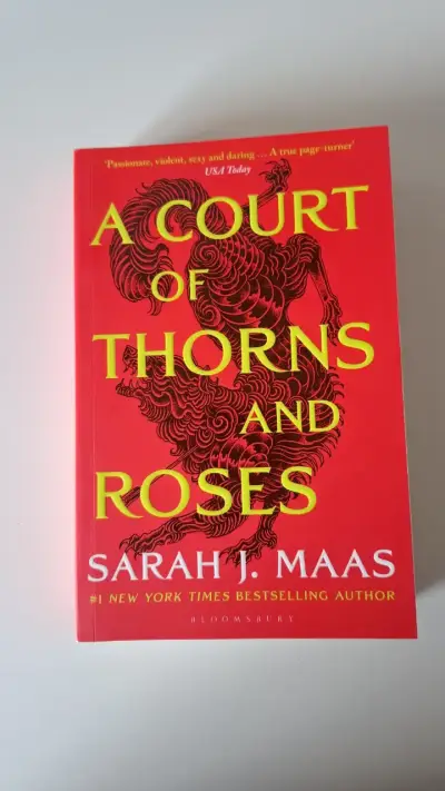 Libro 'A Court of Thorns and Roses' ACOTAR - miniatura 1