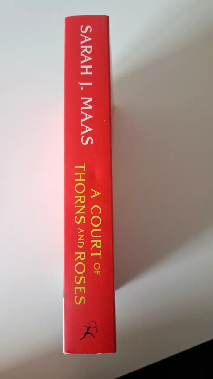 Libro 'A Court of Thorns and Roses' ACOTAR - 3