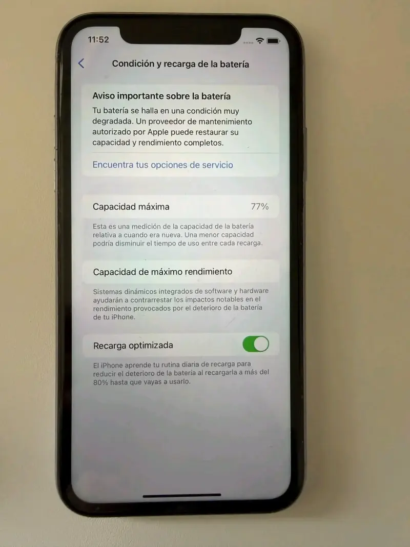 iPhone 11, morado. - 2