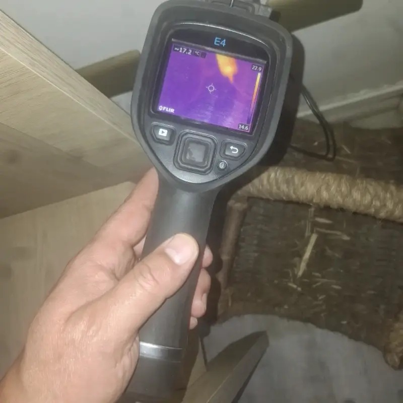 Cámara térmica FLIR E4 con estuche - 1