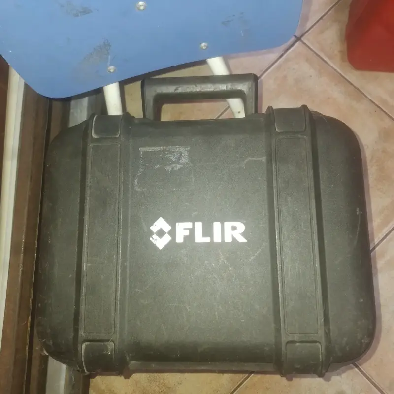 Cámara térmica FLIR E4 con estuche - 2