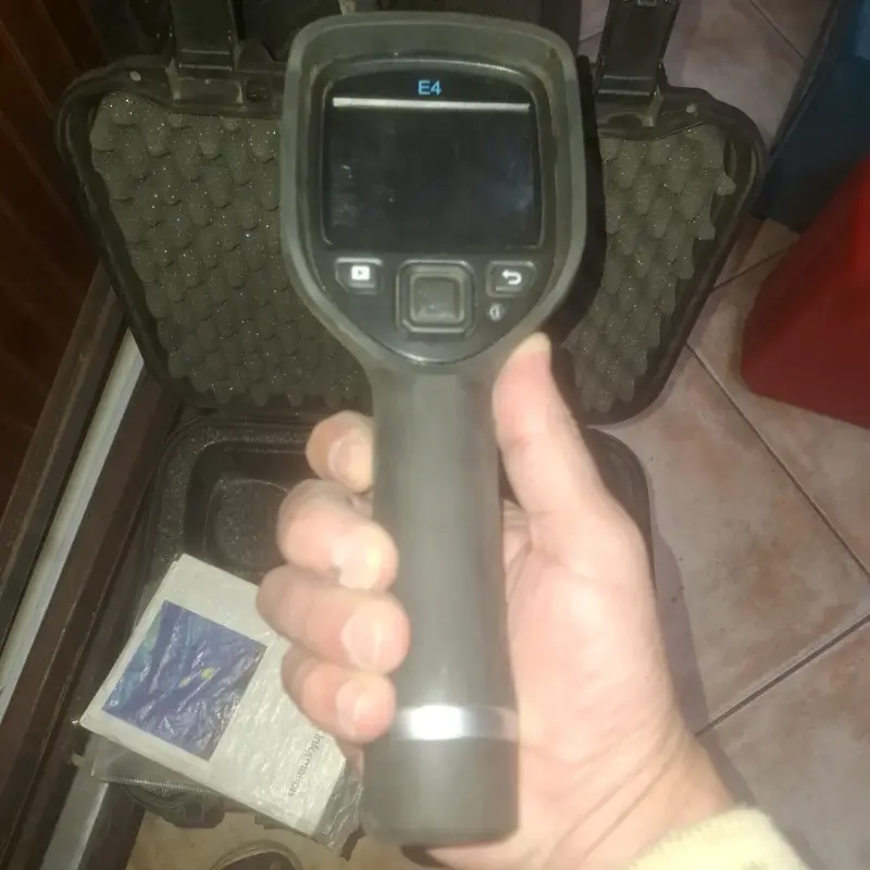 Cámara térmica FLIR E4 con estuche - 3
