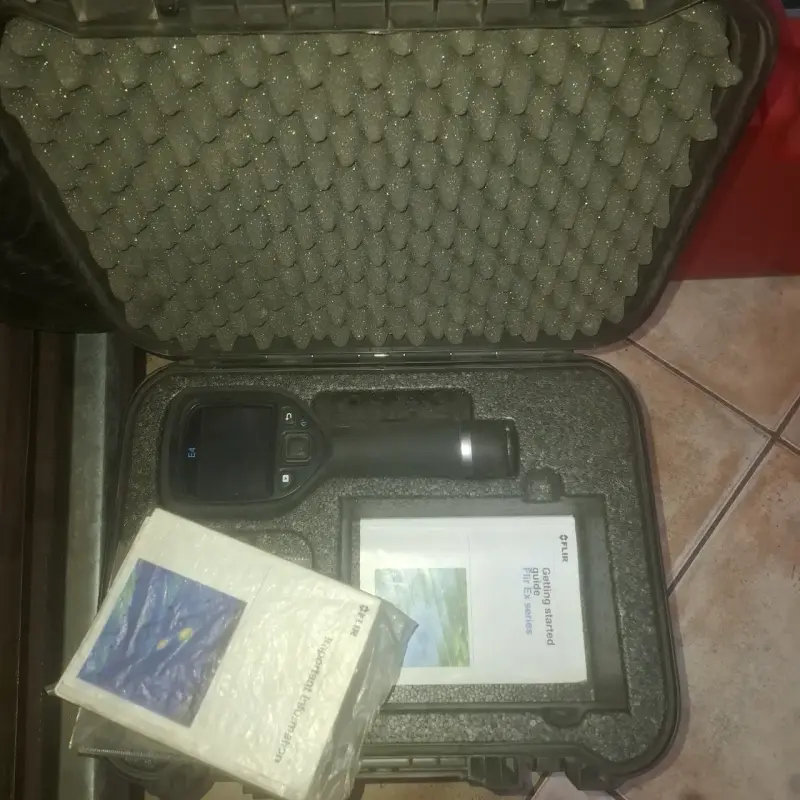 Cámara térmica FLIR E4 con estuche - 5