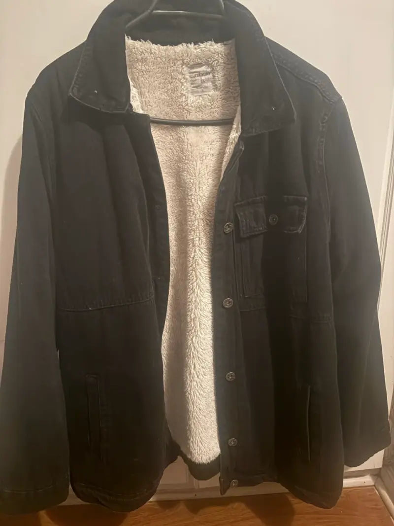 Chaqueta de mezclilla negra con forro de lana