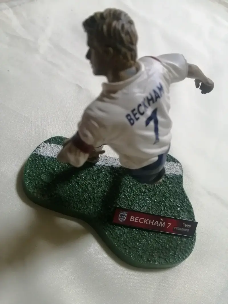 Figura coleccionable de futbolista Beckham - 4