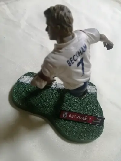 Figura coleccionable de futbolista Beckham - miniatura 4