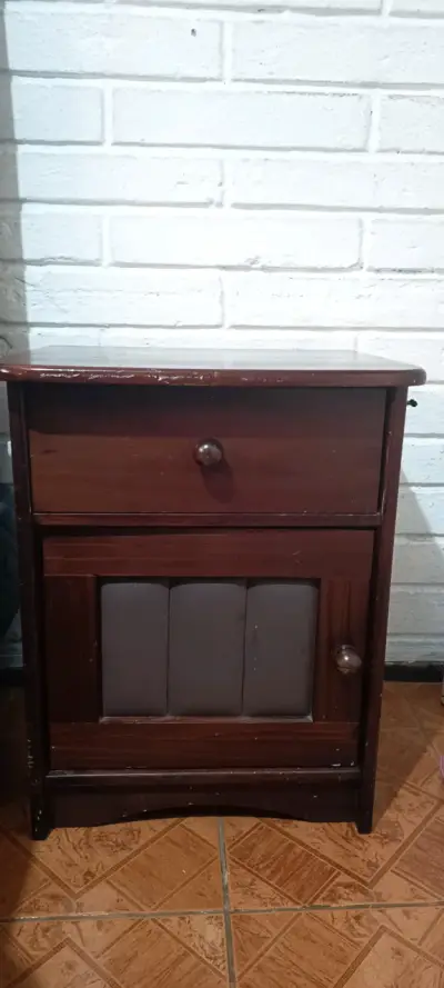 Juego de dormitorio de madera con respaldo y velad - miniatura 2