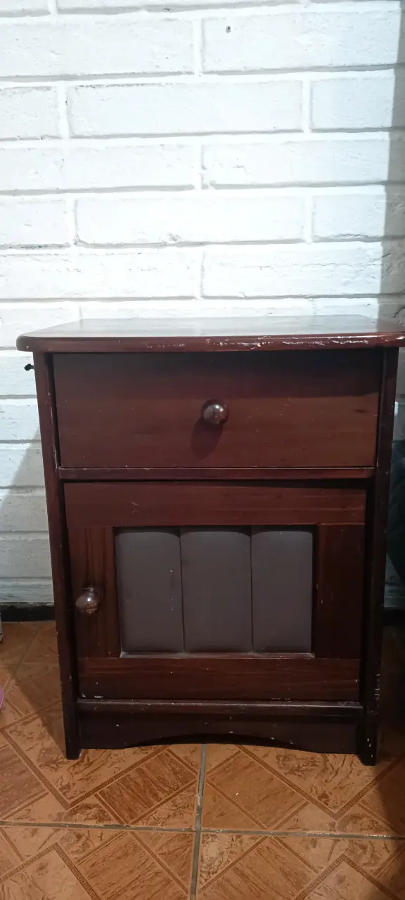 Juego de dormitorio de madera con respaldo y velad - 3