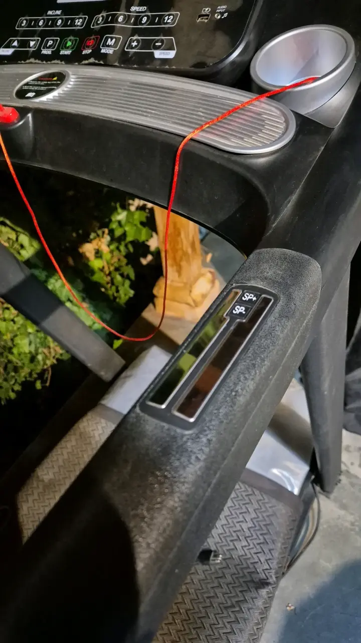 Caminadora eléctrica Ten Series con inclinación ajustable - 3