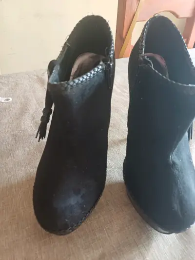 Botines de tacón alto negros con flecos - miniatura 1