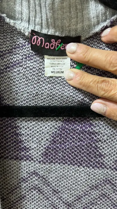 Cardigan gris con diseño geométrico - miniatura 3