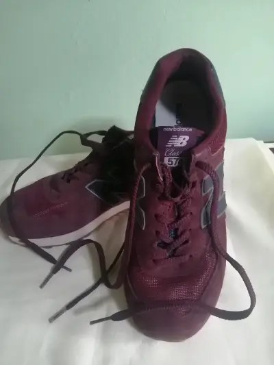 Zapatillas New Balance 574 Burdeos Hombre - miniatura 1