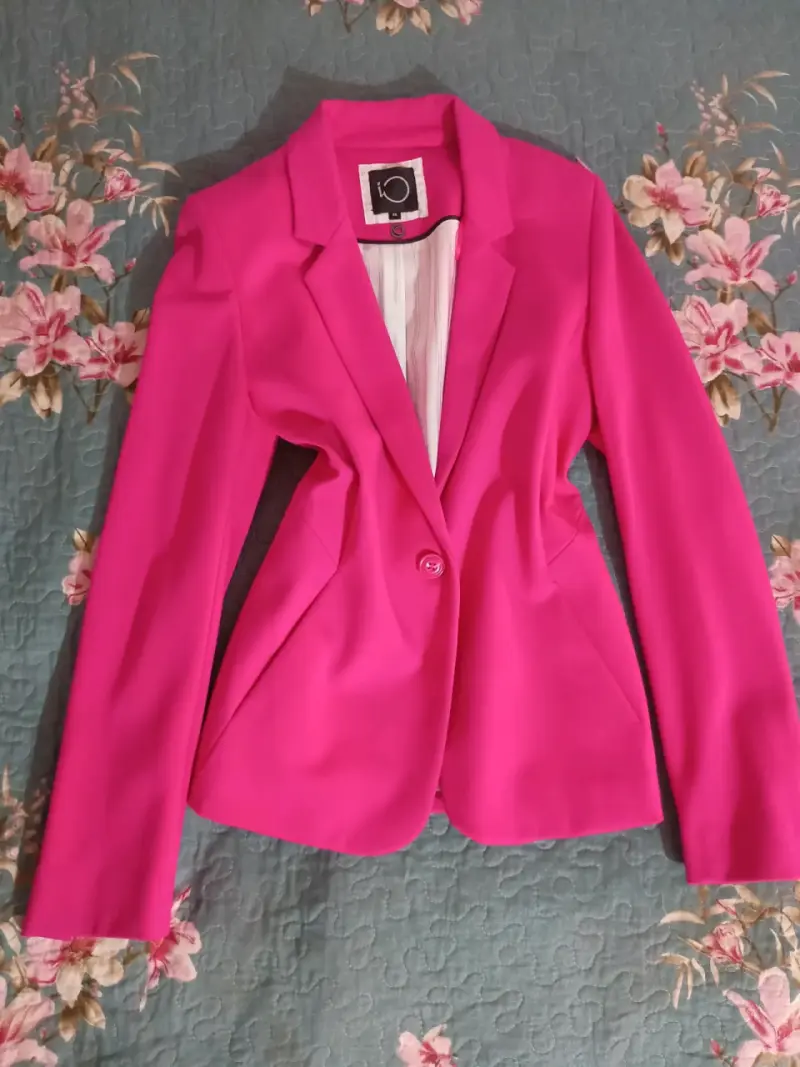 Blazer fucsia elegante para mujer