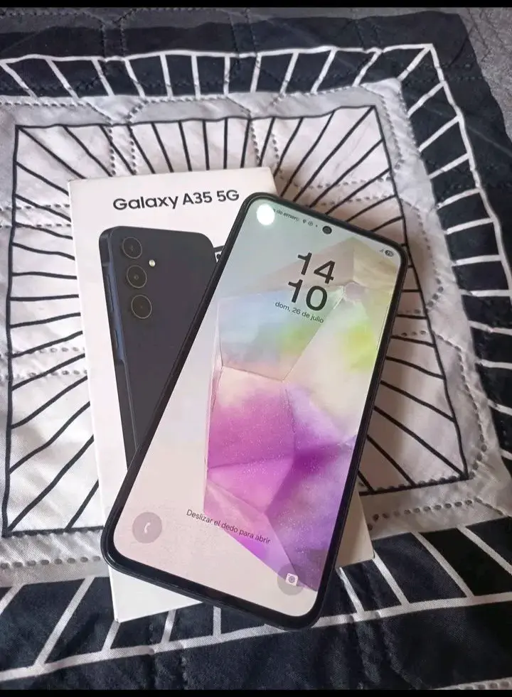 Smartphone Samsung Galaxy A35 5G en buen estado - 2