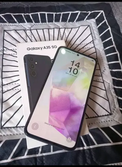 Smartphone Samsung Galaxy A35 5G en buen estado - miniatura 2