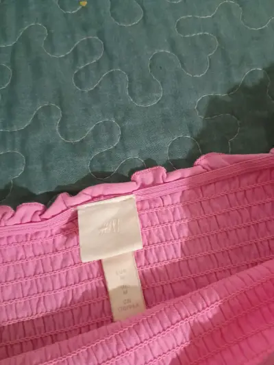 Blusa rosa hombros descubiertos H&M - miniatura 2