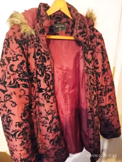 Abrigo de invierno con capucha y diseño floral - miniatura 1
