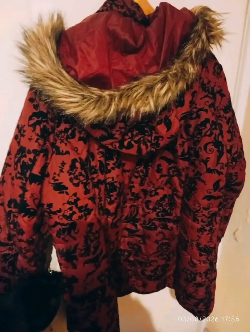 Abrigo de invierno con capucha y diseño floral - 2