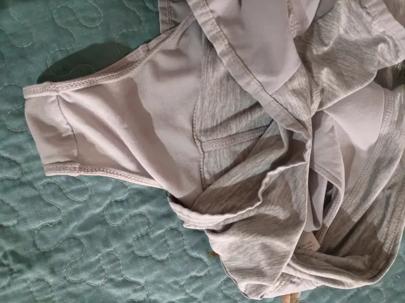 Shorts deportivos grises Reebok para mujer - 4
