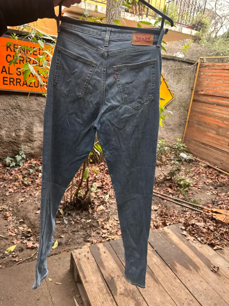 Jeans ajustados de mezclilla azul para mujer - 2