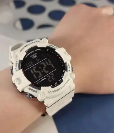 Reloj Casio Digital Resistente al Agua - miniatura 2