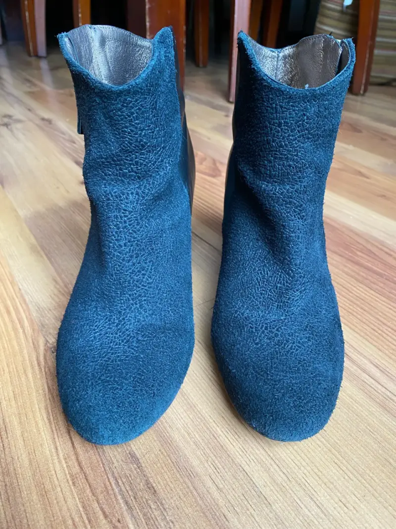 Botines de cuero negro con tacón alto - 2