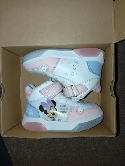 Zapatillas infantiles Minnie Mouse rosadas - miniatura 1