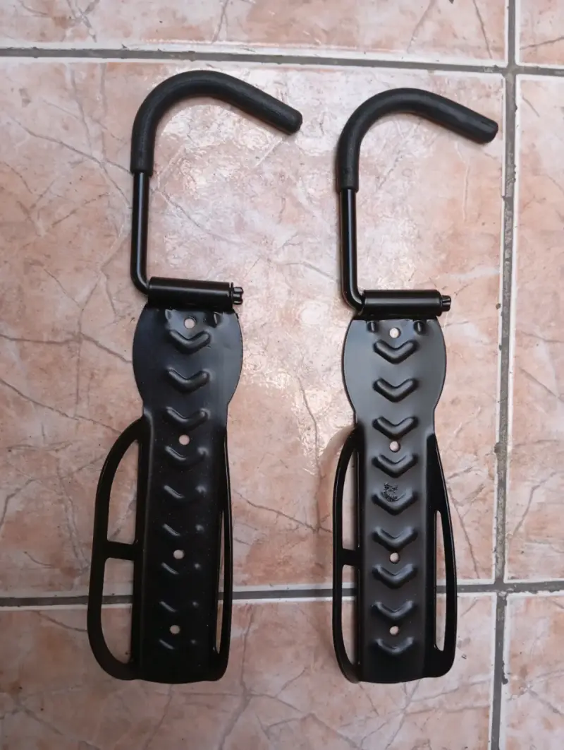 Soportes de pared para bicicletas de metal negro