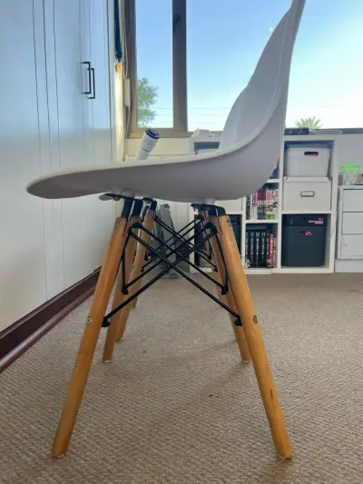 Par de sillas Eames blancas - Excelente estado - miniatura 6