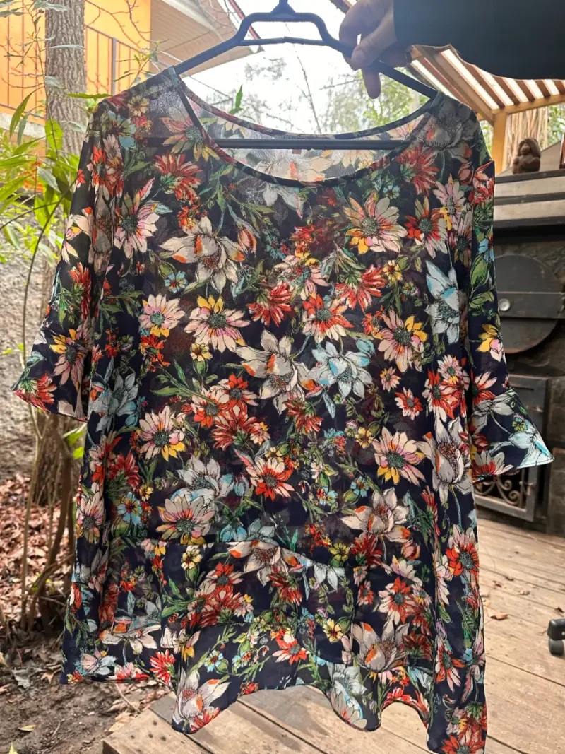 Blusa floral transparente para mujer - 1