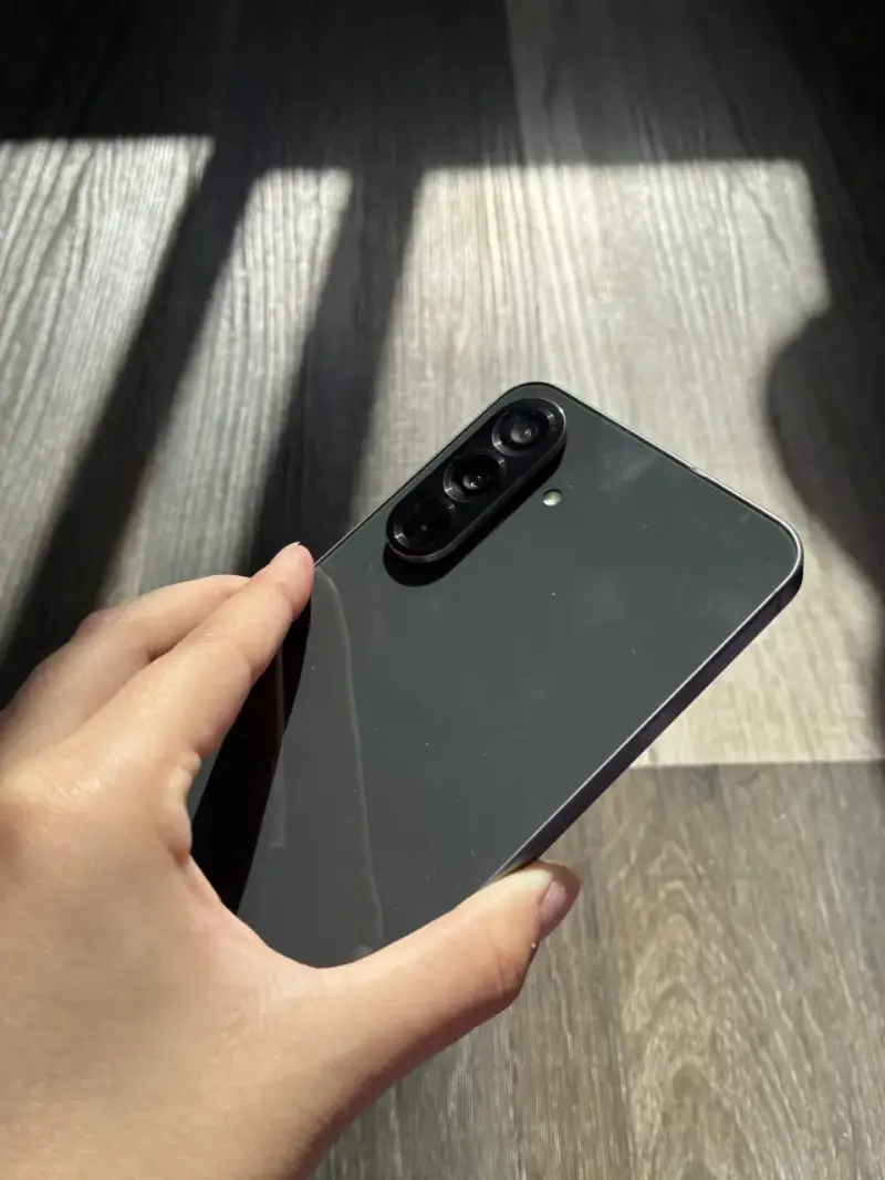 Smartphone Samsung Galaxy A56 128GB + Carcasa - 4