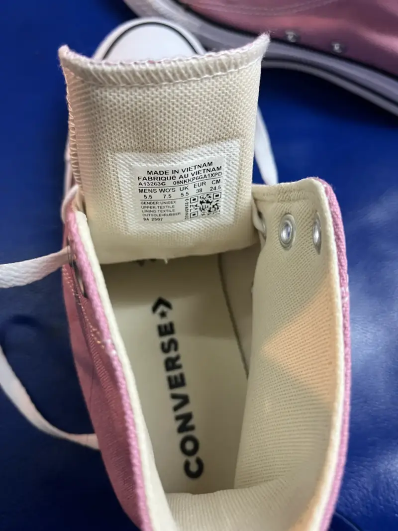 Zapatillas Converse rosadas de lona para mujer - 4