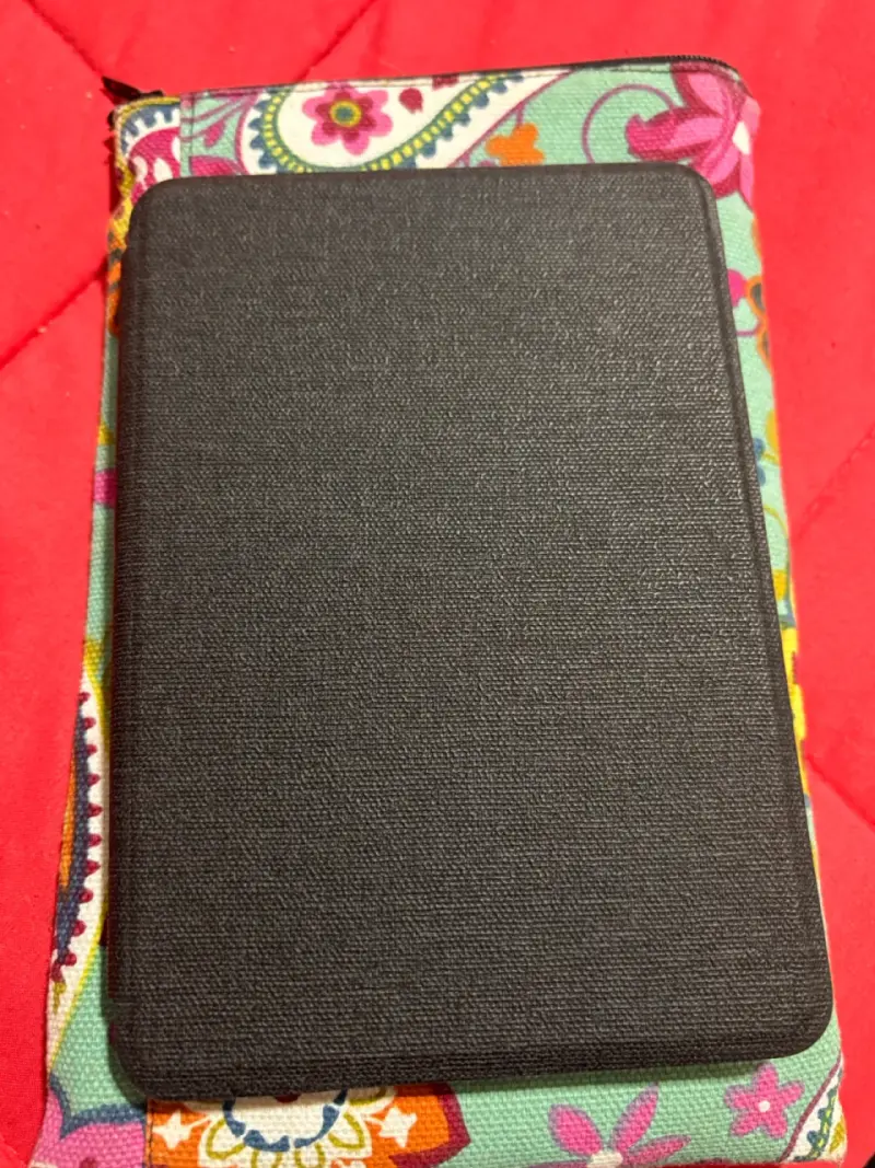 Kindle Amazon con funda protectora - 2