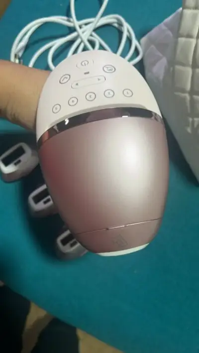 Depiladora IPL Philips con accesorios - miniatura 2