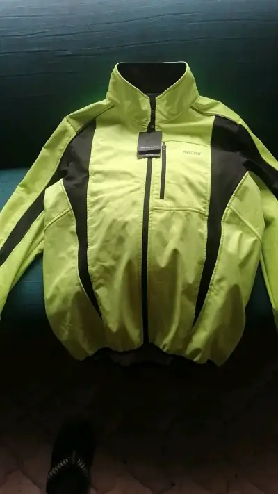 Chaqueta deportiva reflectante verde para ciclismo - miniatura 1