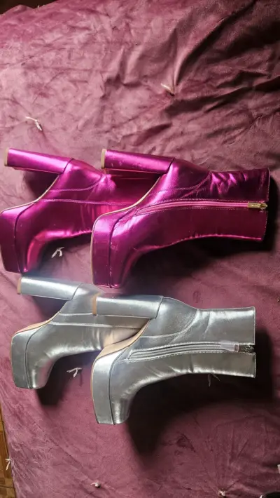 Botas metálicas en rosa 37 y plateado 36 - miniatura 2