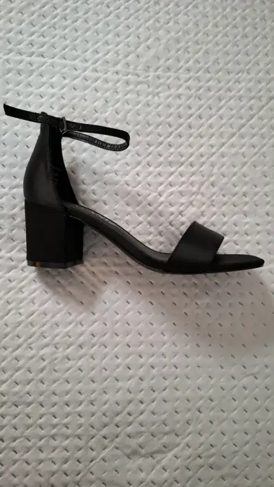 Sandalias negras de tacón Alaniz - miniatura 3