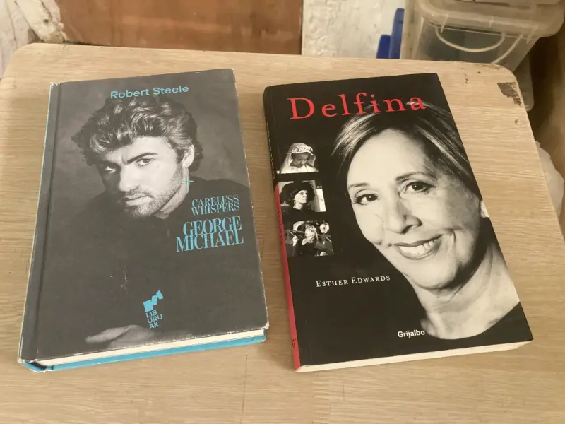 Libros de biografía de George Michael y Delfina - 1